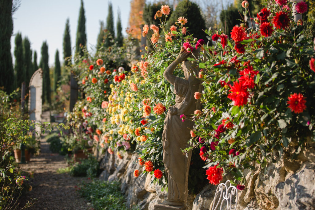 Traumgarten inmitten der Reben in der Südsteiermark. Romantische Trauungen mit Fotos. Gartenführungen und Beratungen.